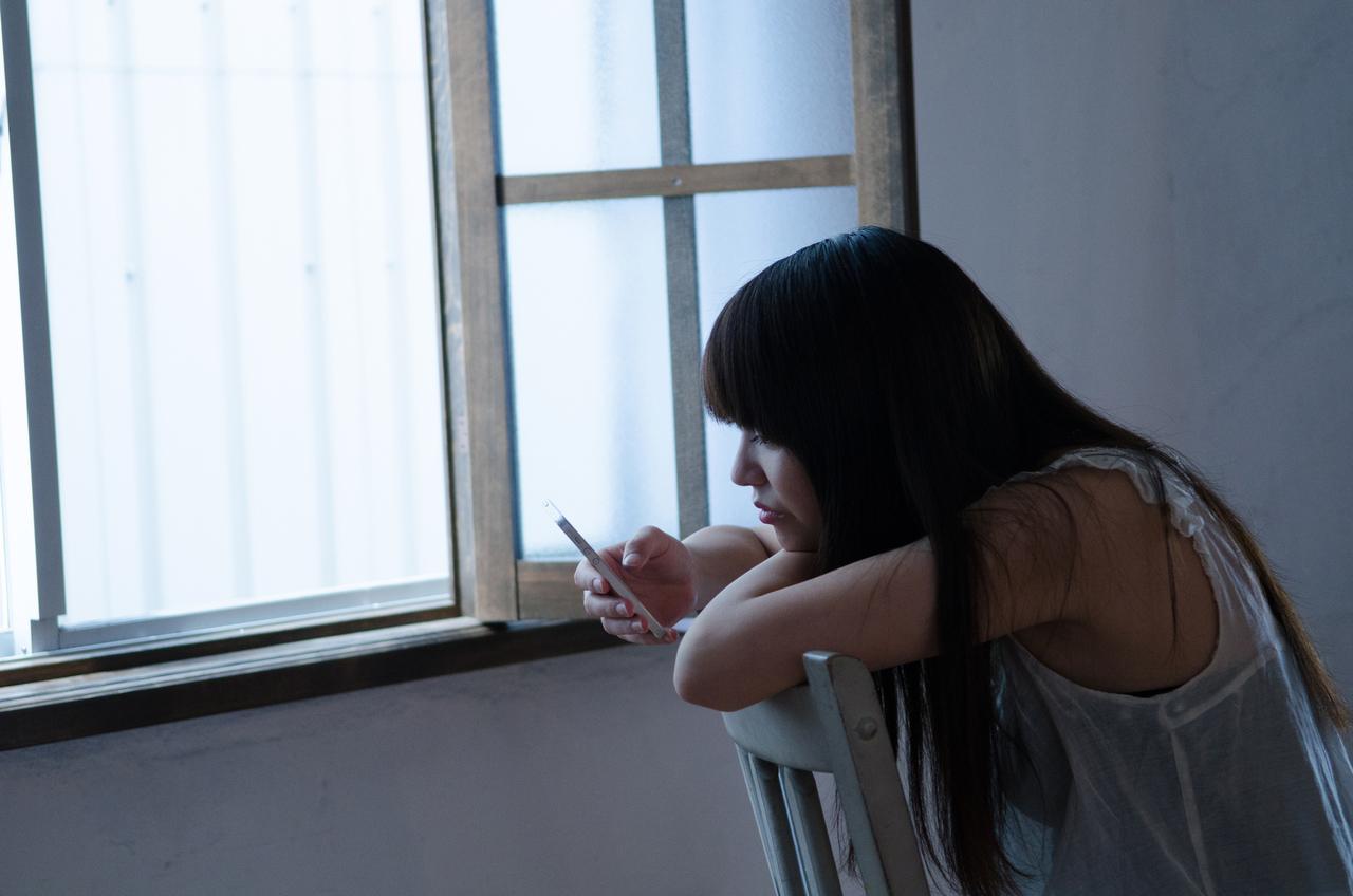 うつ症状の女性